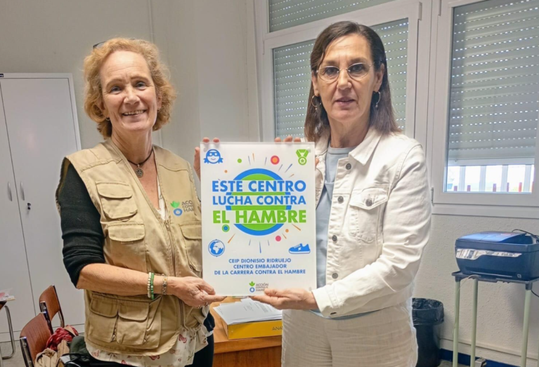 Carrera contra el Hambre entrega placa centro embajador 12