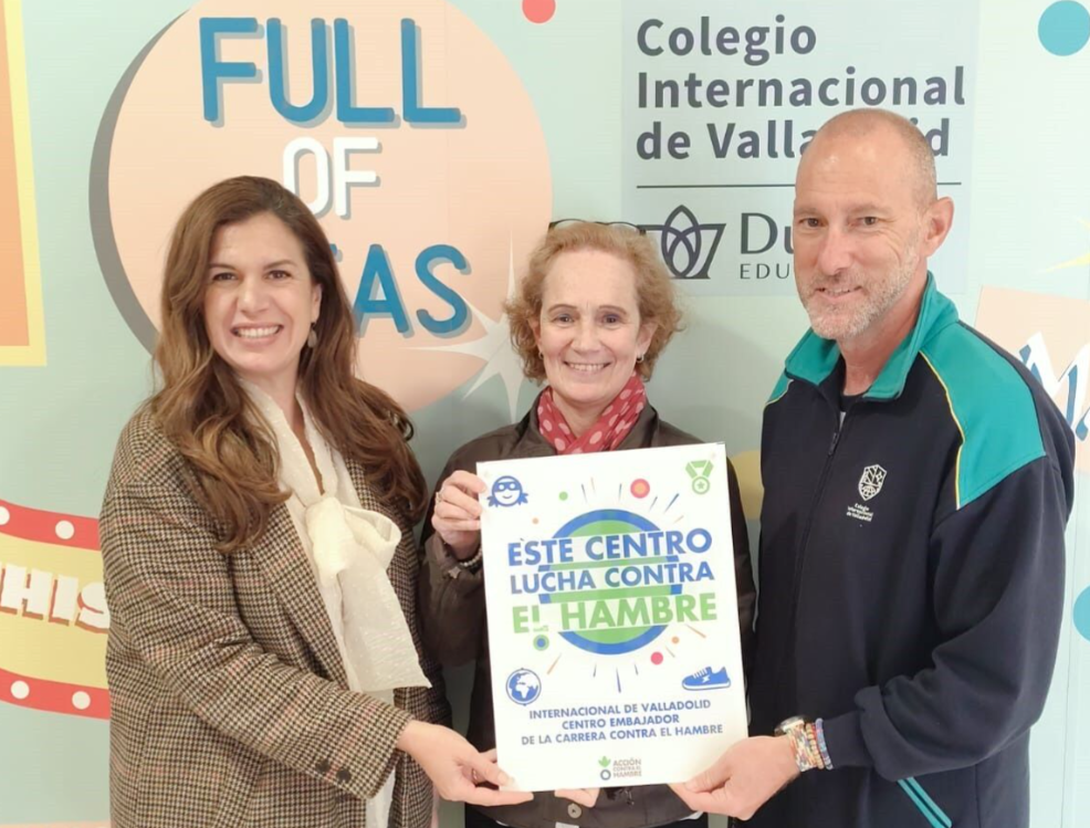 Carrera contra el Hambre entrega placa centro embajador 11