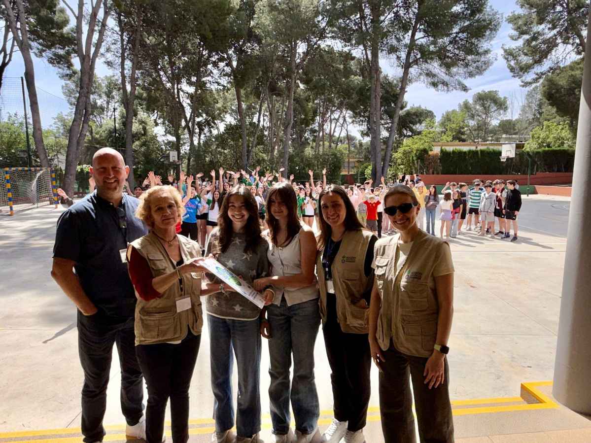 Carrera contra el Hambre entrega placa centro embajador 8